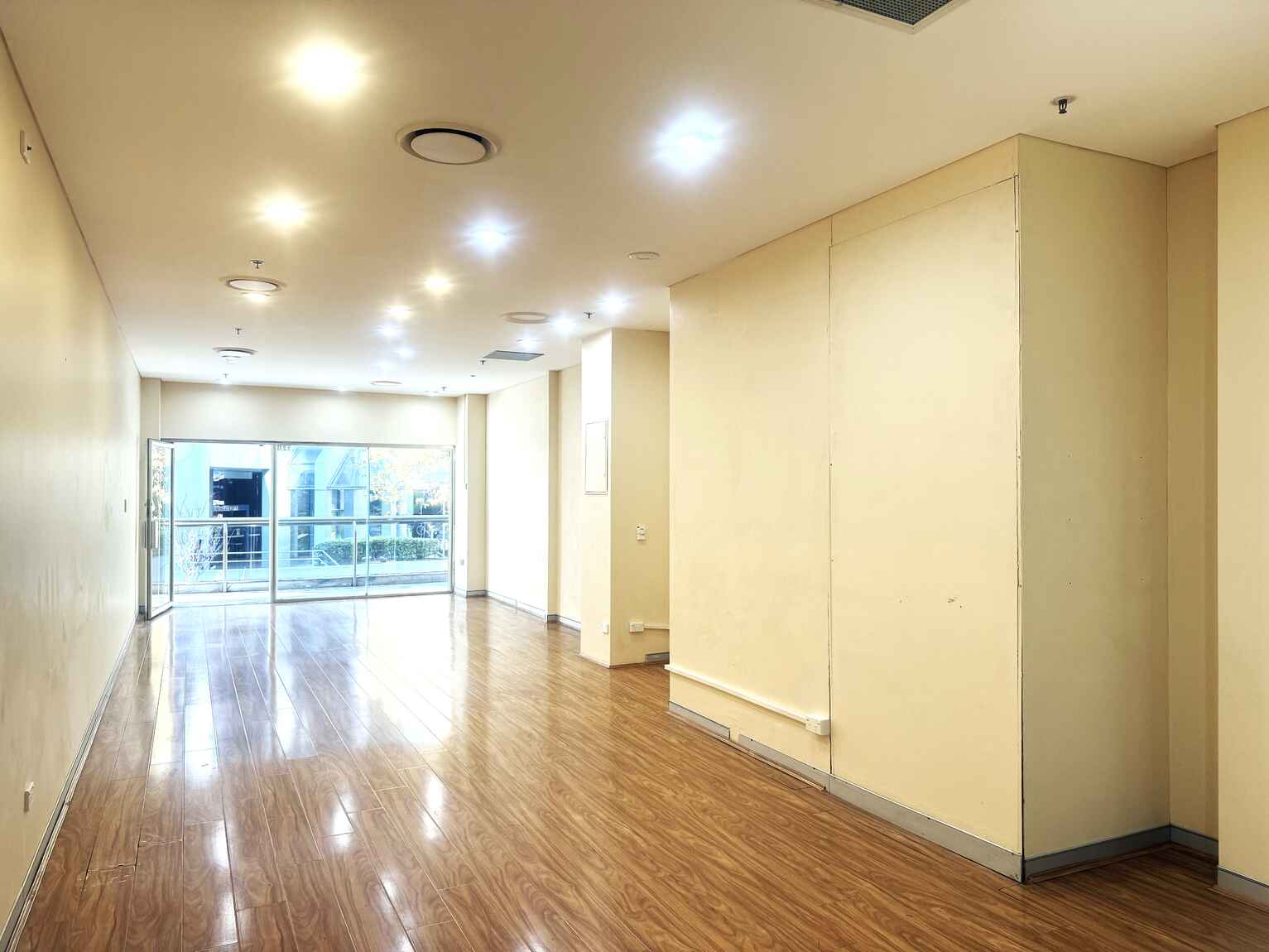 Shop 120 & 121/8 Quay Street Haymarket